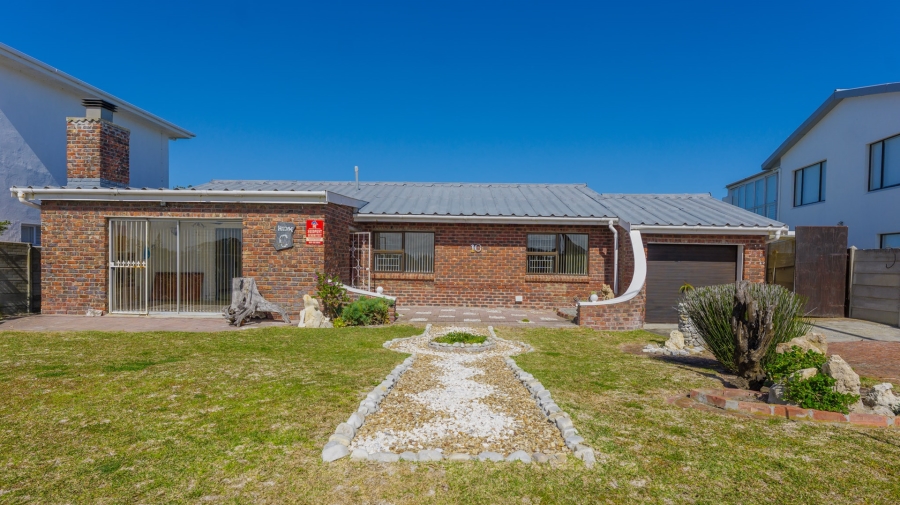 To Let 3 Bedroom Property for Rent in Struisbaai Western Cape